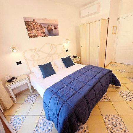 Hotel Cala Marina Castellammare del Golfo Eksteriør bilde