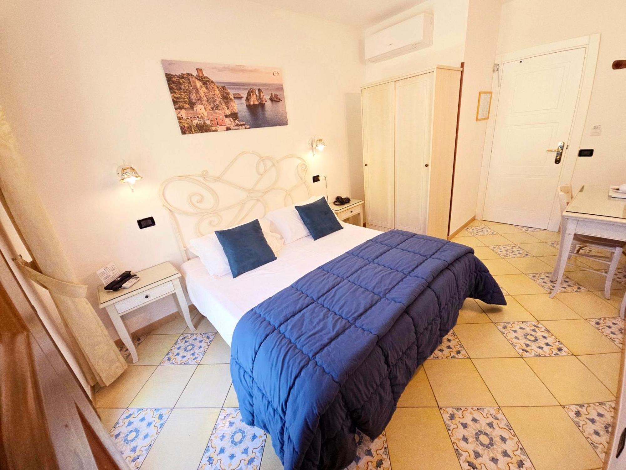 Hotel Cala Marina Castellammare del Golfo Eksteriør bilde